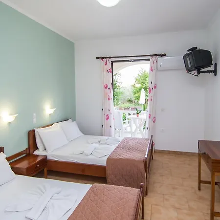 Leonidas Apart-hotel