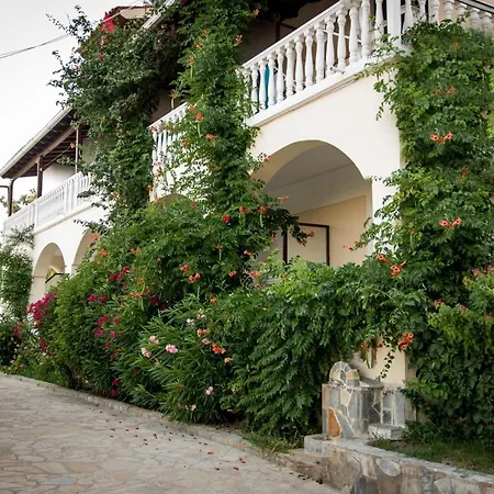 Leonidas Apart-hotel